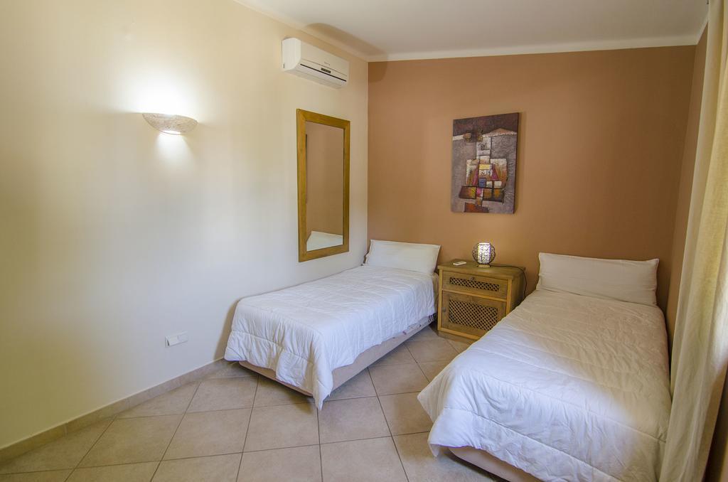 Villa Anita Quarteira Extérieur photo